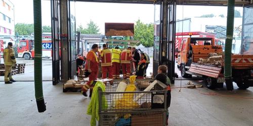 Feuerwehr und Bauhof packten gemeinsam an