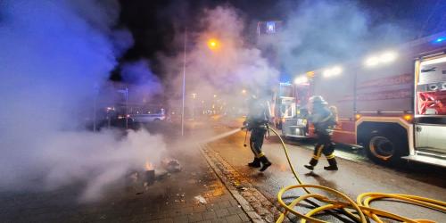 Ein insgesamt ruhiger Jahreswechsel für die Feuerwehren im Landkreis Traunstein. Lediglich die Feuerwehren Traunreut und Traunstein mussten in den ersten Stunden des neuen Jahres ausrücken, um ein Dutzend Kleinbrände zu löschen.