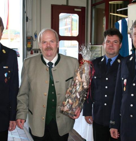 Verabschiedung als Kreisbrandinspektor in 2008, nachdem Herbert Häusl zum 1. Bürgermeister der Marktgemeinde Waging gewählt wurde. 