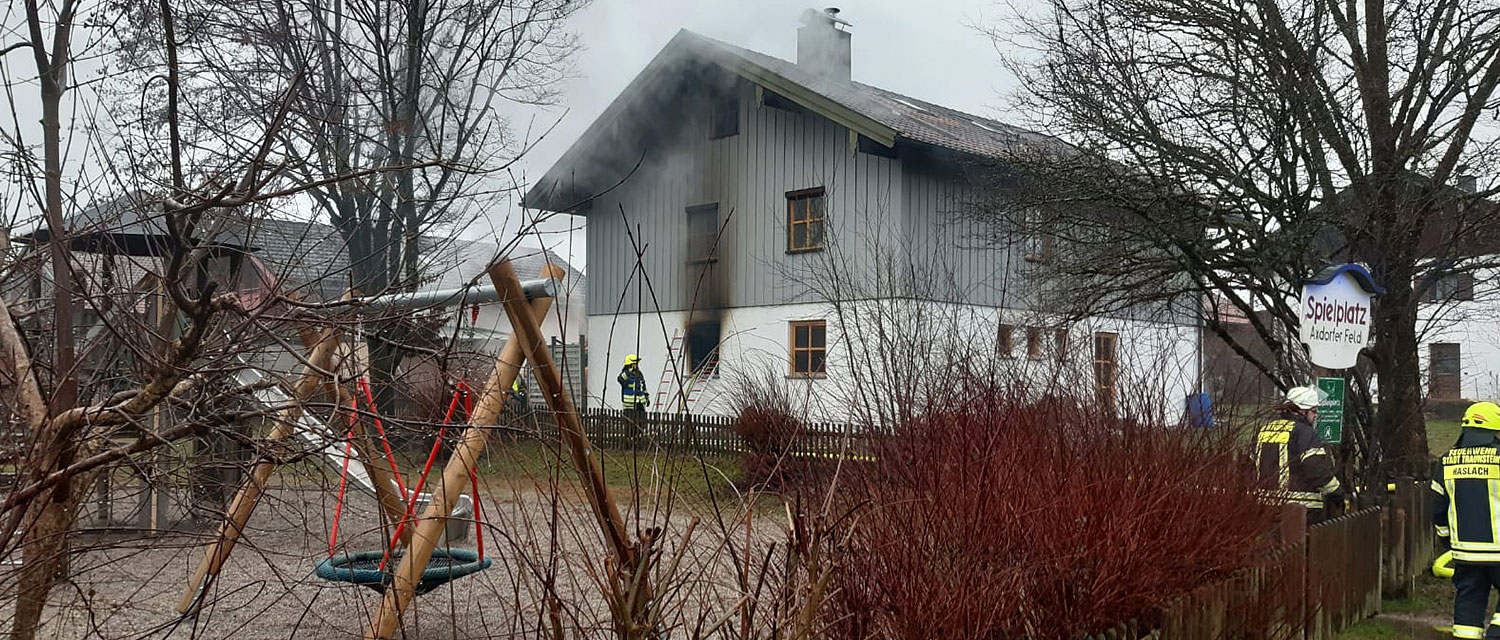 Christbaumbrand zerstört Wohnhaus