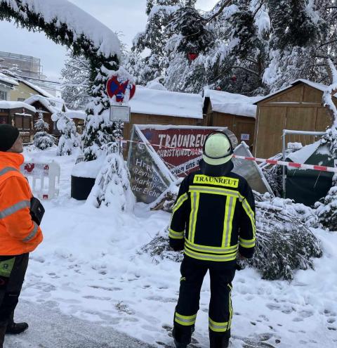 Traunreut - der Christkindlmarkt musste aus Sicherheitsgründen gesperrt werden