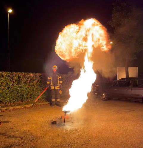 Fettbrandexplosion - nach Löschversuch mit Wasser